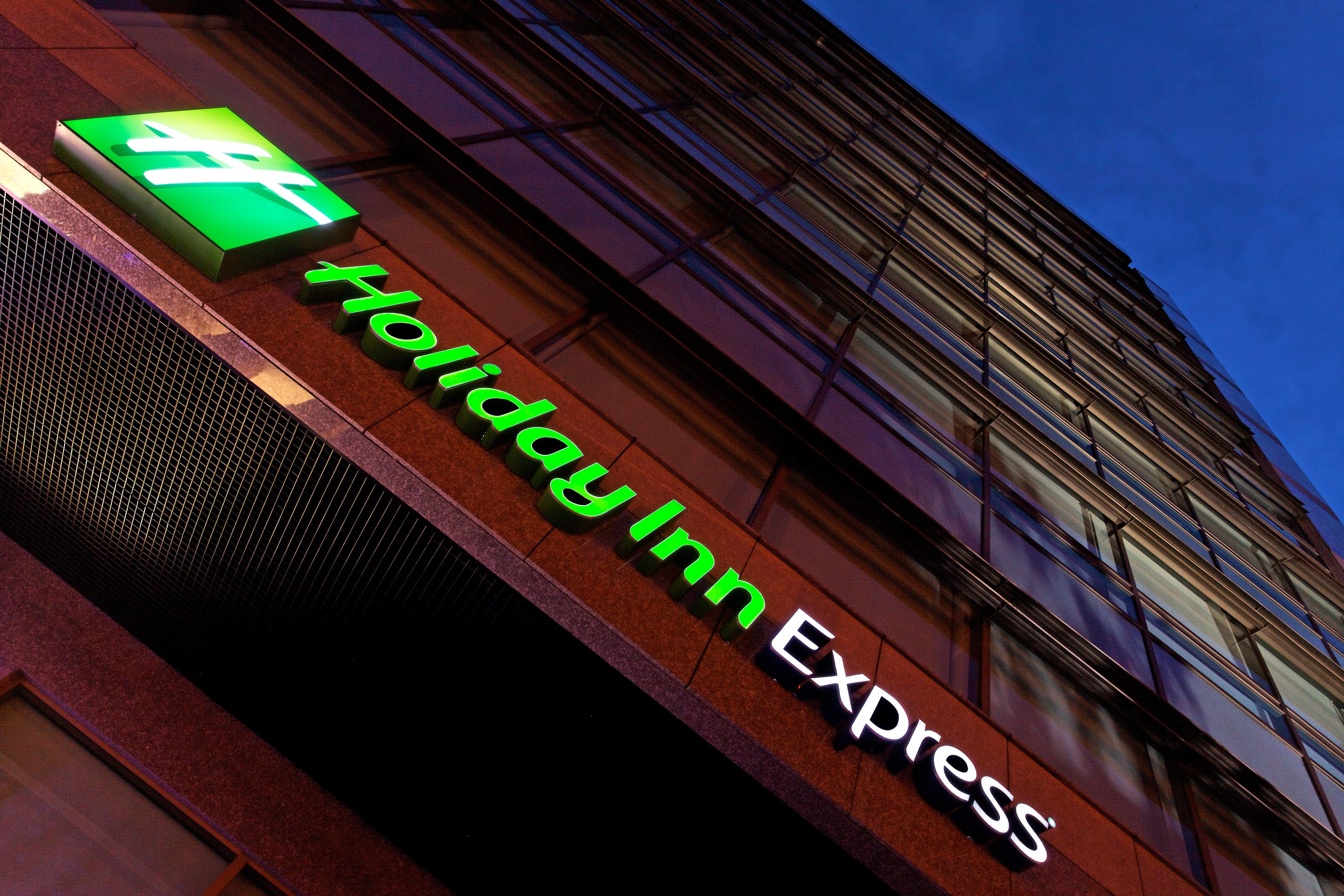 Holiday Inn Express Bogota - Parque La 93 By Ihg Ngoại thất bức ảnh