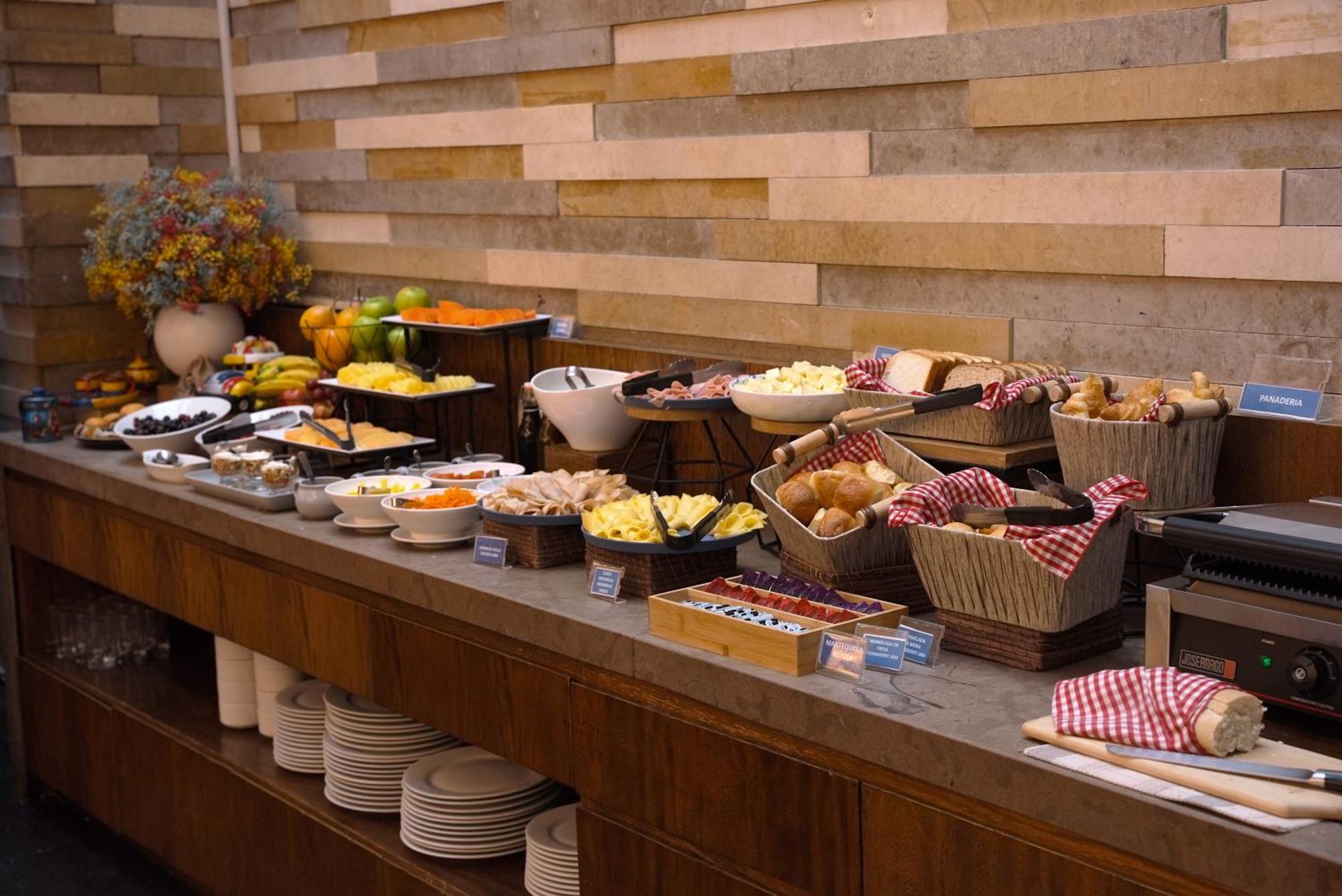 Holiday Inn Express Bogota - Parque La 93 By Ihg Ngoại thất bức ảnh