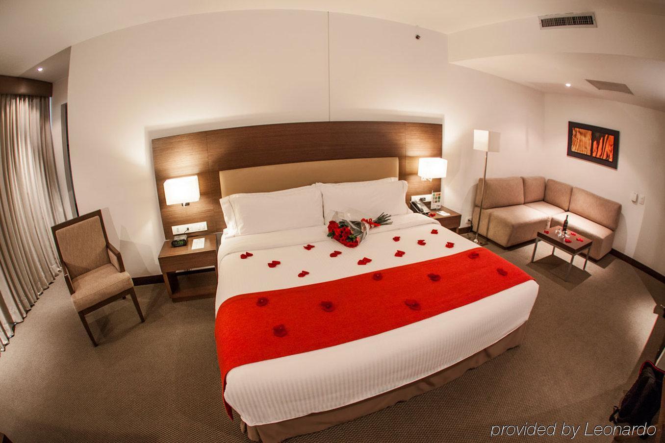 Holiday Inn Express Bogota - Parque La 93 By Ihg Ngoại thất bức ảnh