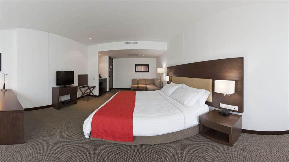 Holiday Inn Express Bogota - Parque La 93 By Ihg Ngoại thất bức ảnh