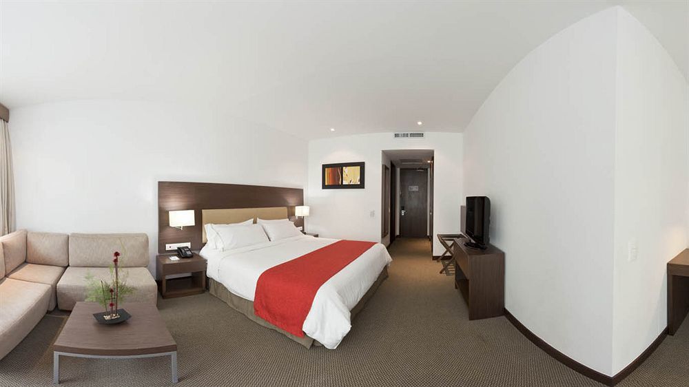 Holiday Inn Express Bogota - Parque La 93 By Ihg Ngoại thất bức ảnh