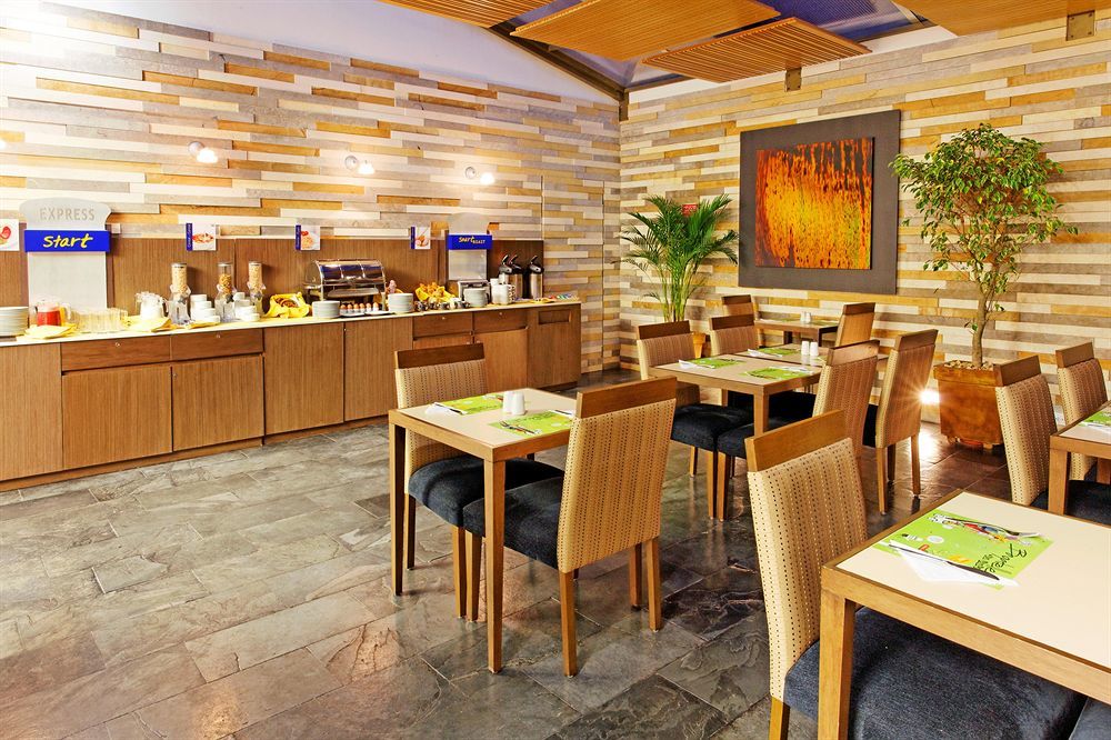 Holiday Inn Express Bogota - Parque La 93 By Ihg Nhà hàng bức ảnh